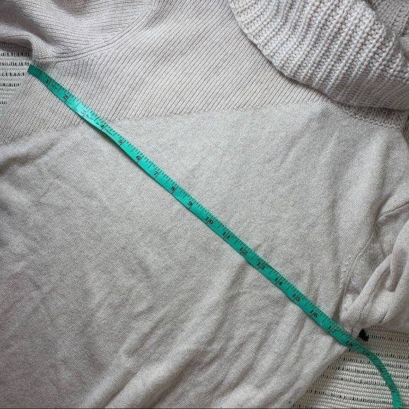 Vineyard Vines Tan Cashmere Turtleneck Sweater - Picture 7 of 10